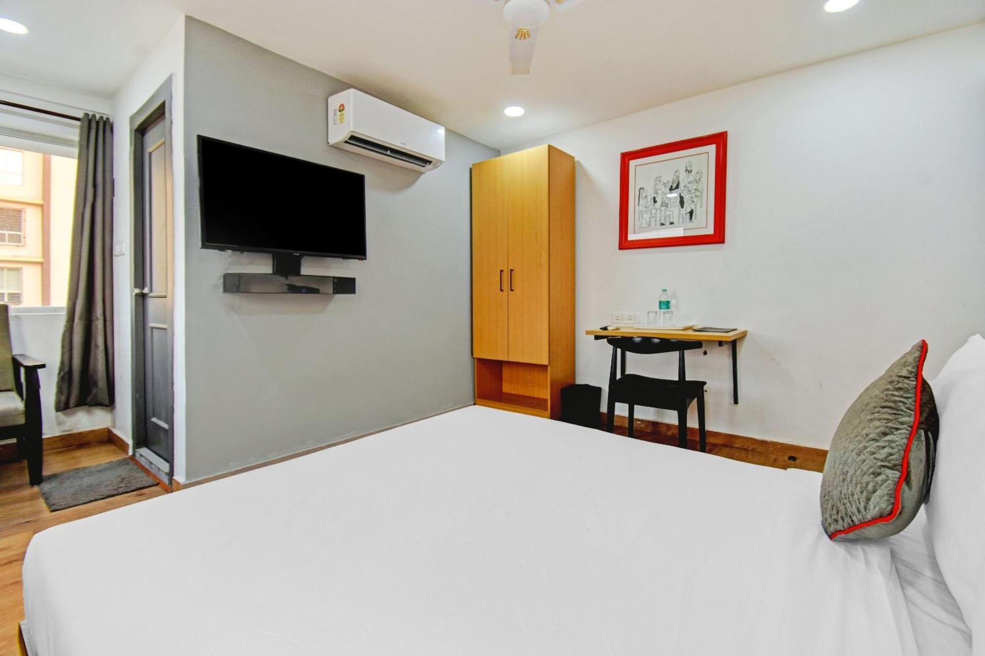 Super Townhouse The Royal Retreat Hotel Garui Exterior foto